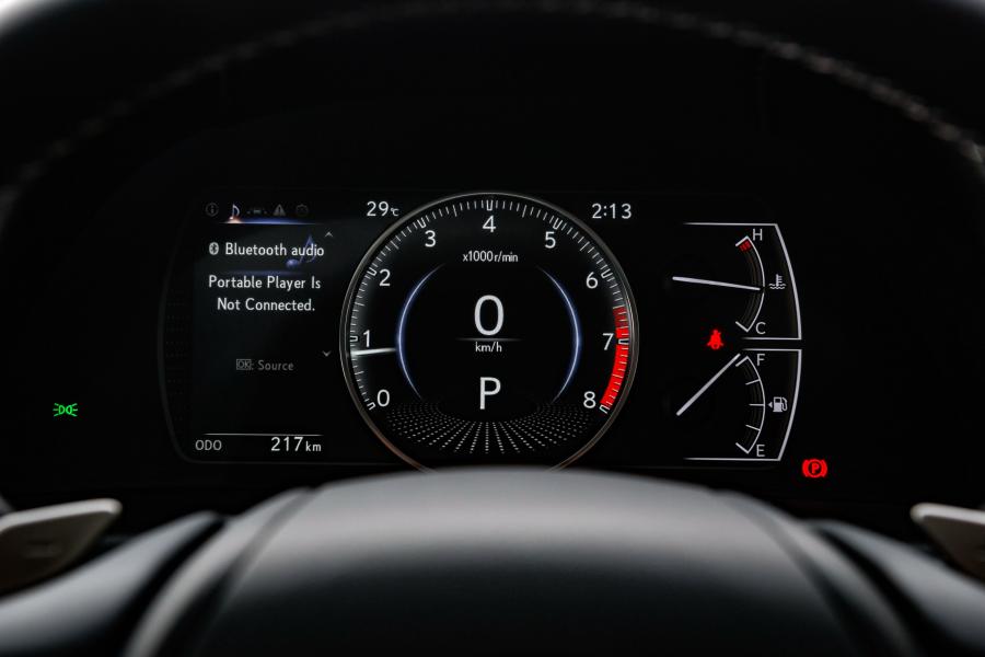 Панель приборов Lexus ES250 2018 года  (ZA) (фото 7 из 26)